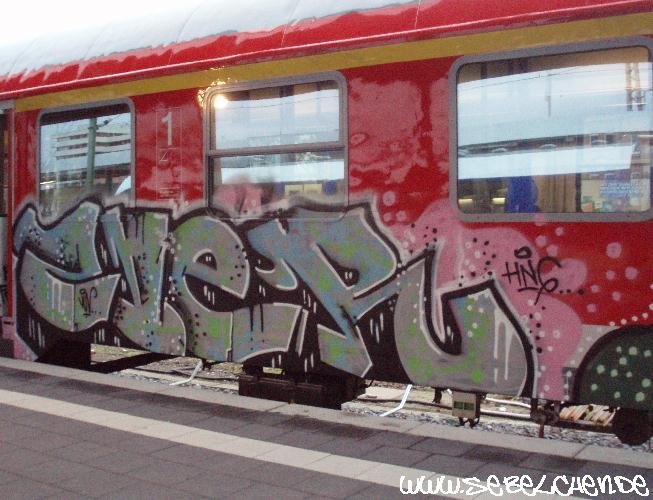 Graffiti Train - Photo by daREALziegenpeter - zwer, zver, hng