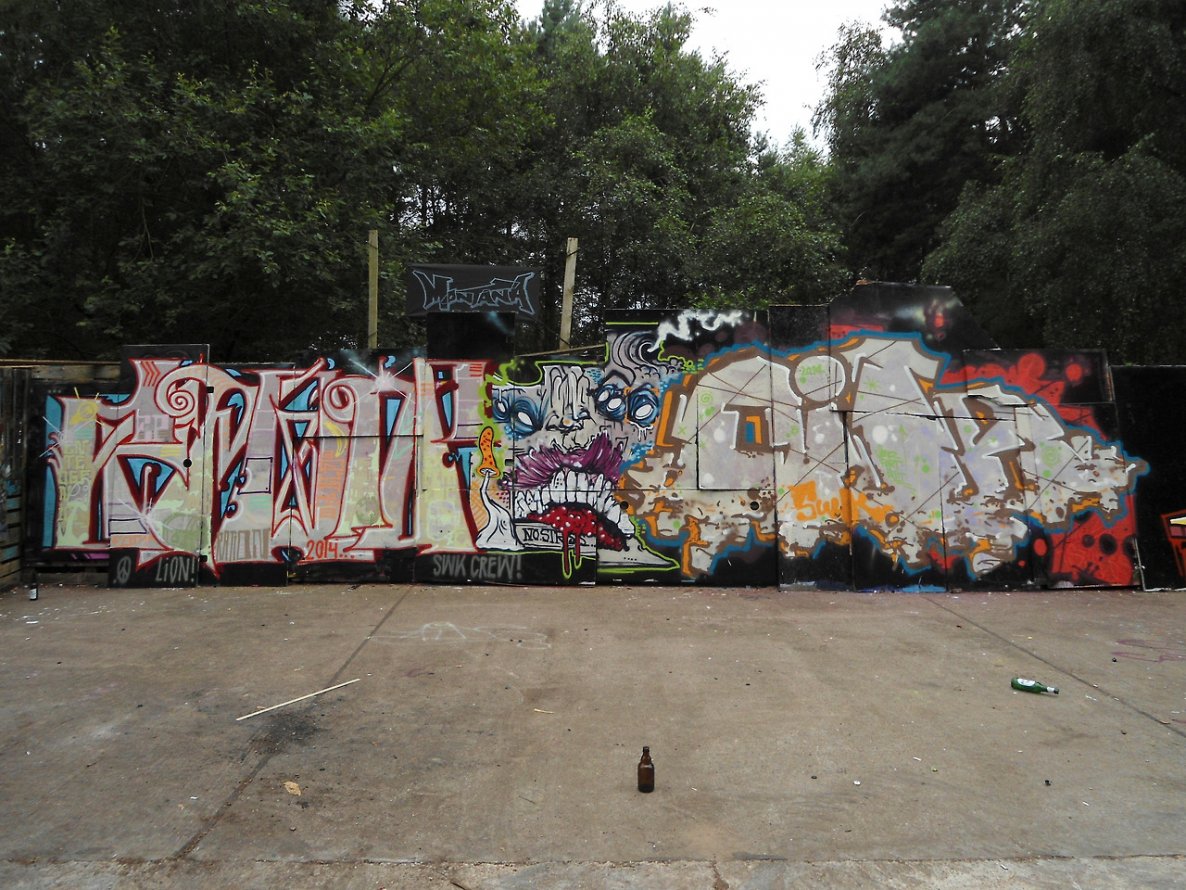 Graffiti Wall - Photo by daREALziegenpeter - epon, oita, noel