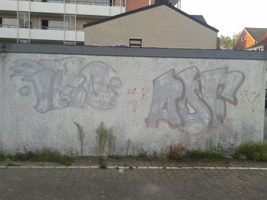 Graffiti Wall - Photo by daREALziegenpeter - oldschool, iro, adf