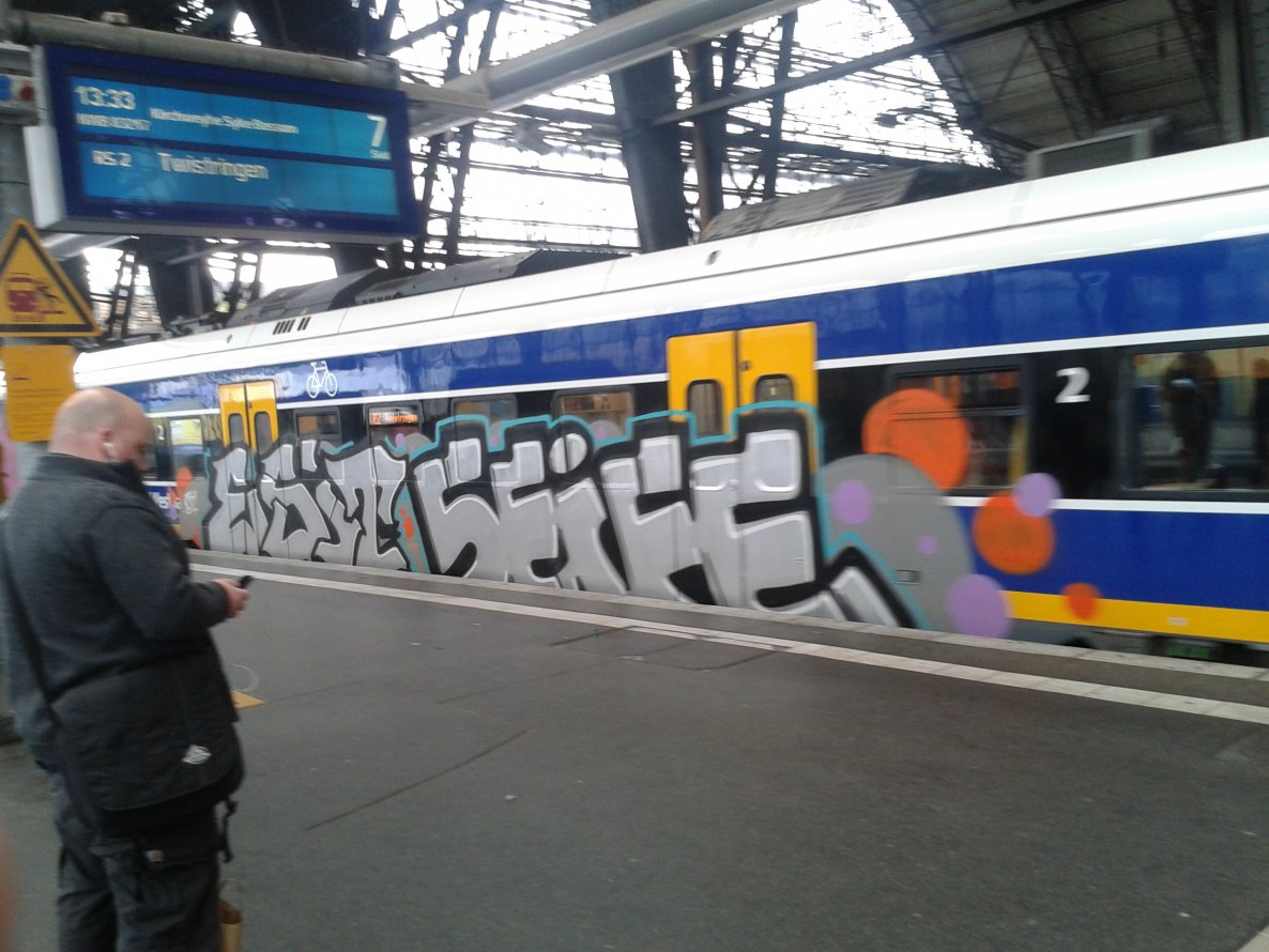 Graffiti Train - Photo by daREALziegenpeter - esit, seife