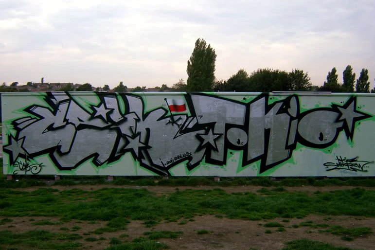 Graffiti Wall in Mansfield - Photo by daybeforetommorow - Ceik, 2dey (2006)