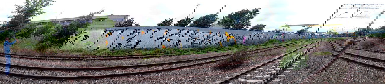 Graffiti Bombing - Photo by daybeforetommorow - Dwk, Mt, Tsh