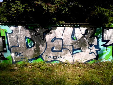 Graffiti Wall - Photo by daybeforetommorow - Dwk, dey2