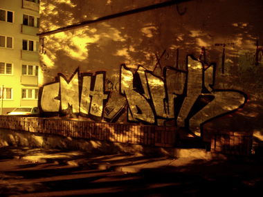 Graffiti Bombing in Bialystok - Photo by daybeforetommorow - cmh, dwk, dei2 (2005)