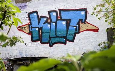 Graffiti Bombing - Photo by daybeforetommorow - :v (2008)