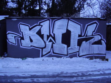 Graffiti Bombing - Photo by daybeforetommorow - Dwk, Krab