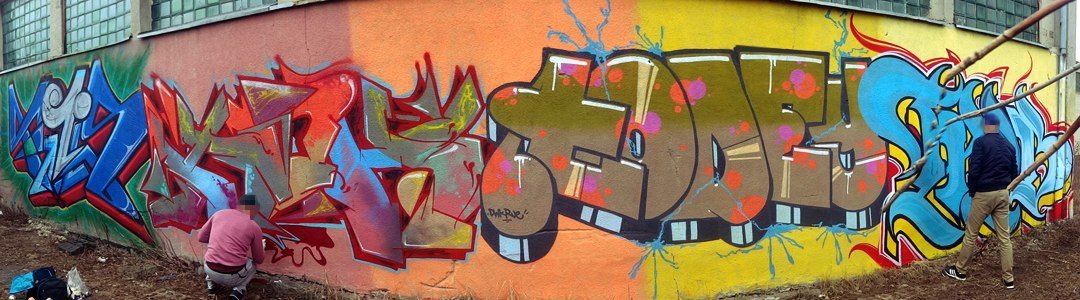 Graffiti Wall - Photo by daybeforetommorow - Filis, Honey, Dey2
