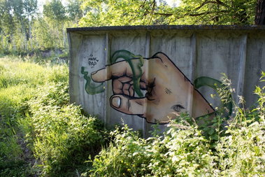 Graffiti Wall - Photo by deadkennedis (2016)
