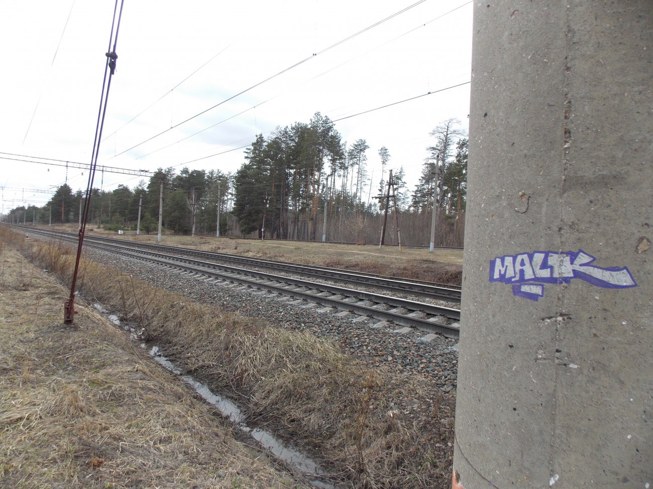 Graffiti Wall - Photo by deadkennedis