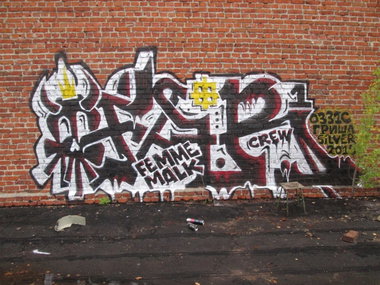 Graffiti Wall - Photo by deadkennedis (2015)