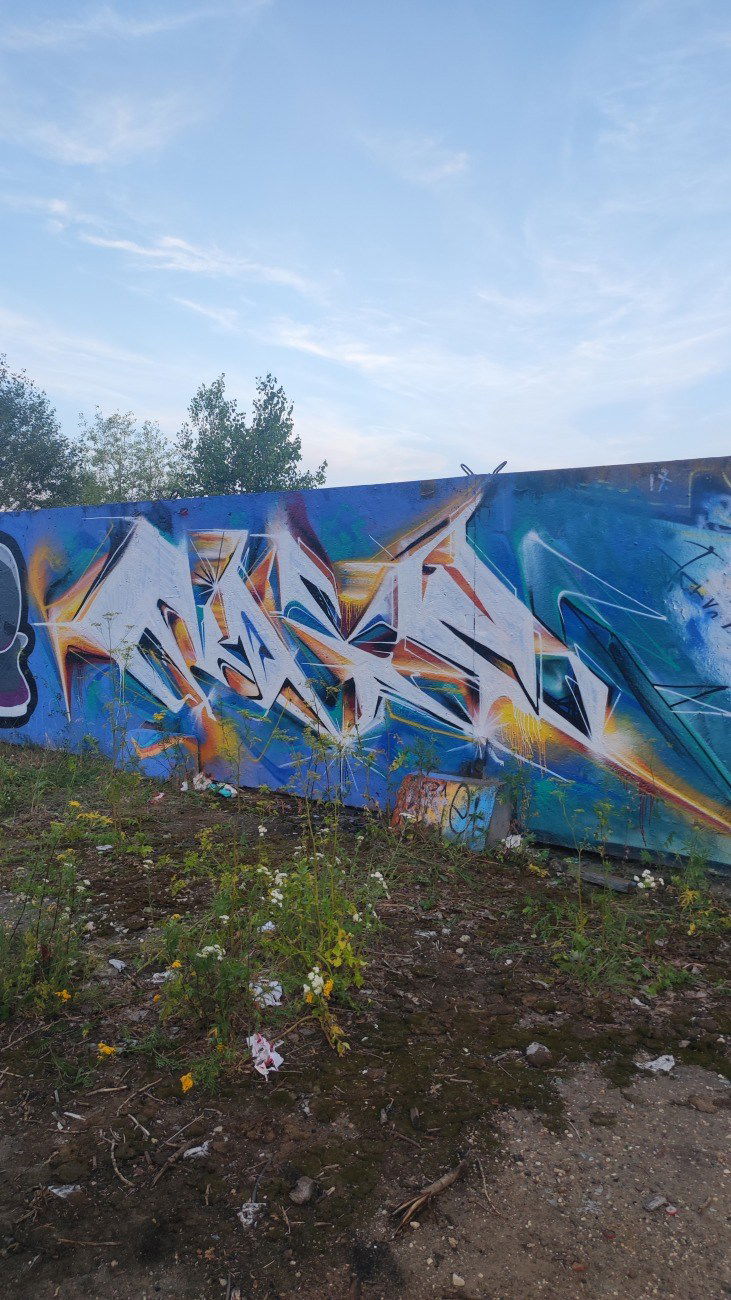 Graffiti Wall - Photo by deadkennedis