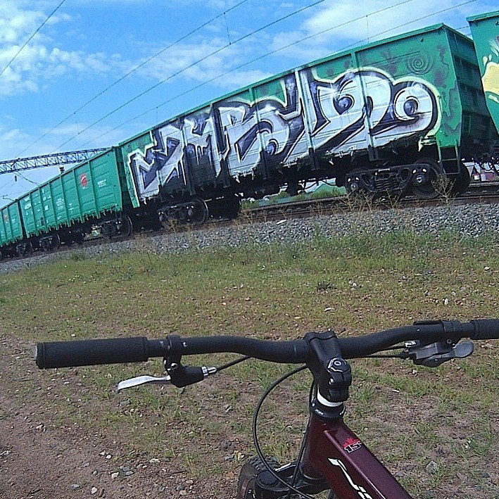 Graffiti Train - Photo by deadkennedis