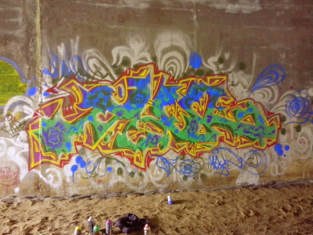 Graffiti Wall - Photo by deadkennedis (2013)