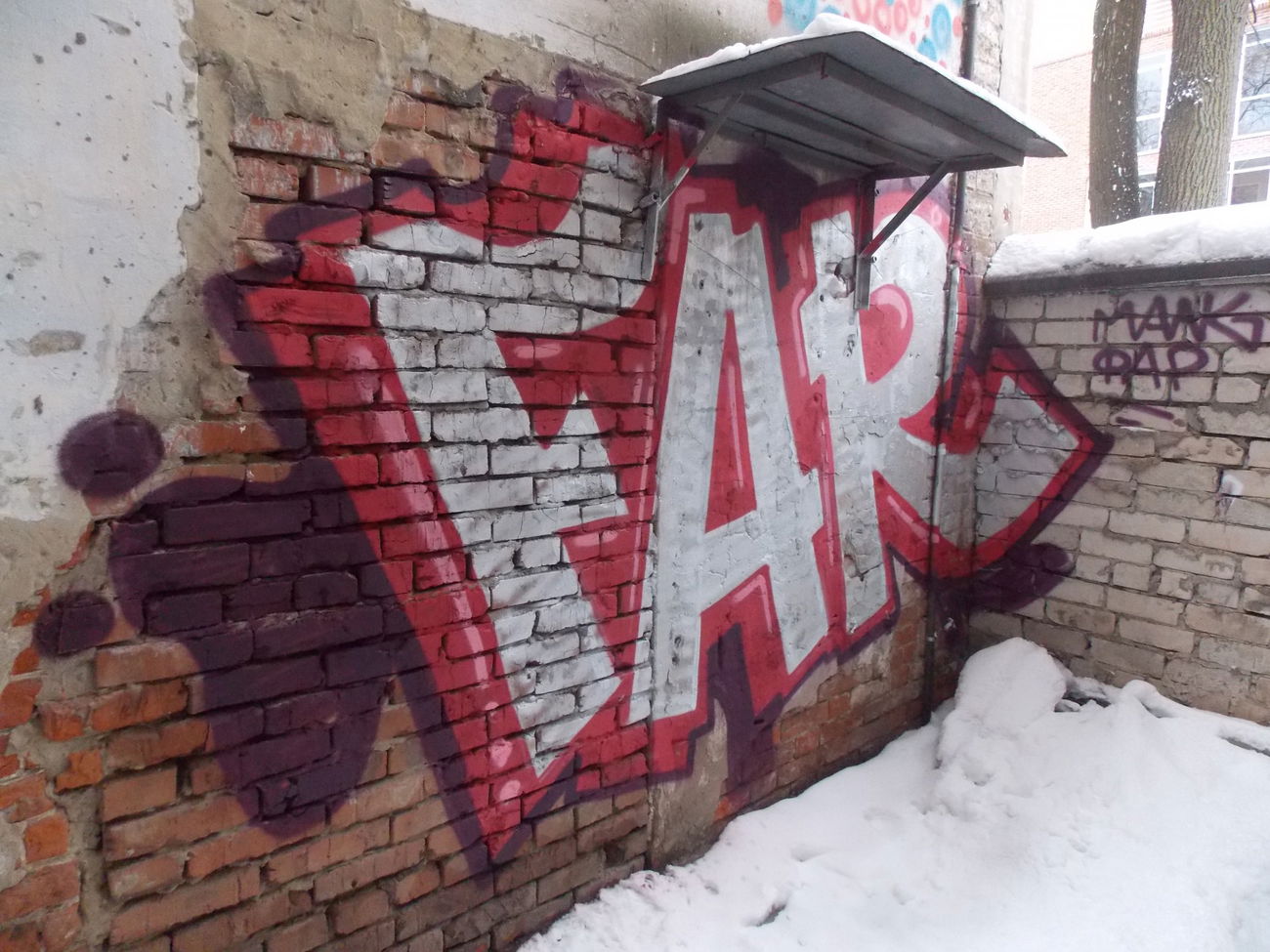 Graffiti Bombing - Photo by deadkennedis (2016)