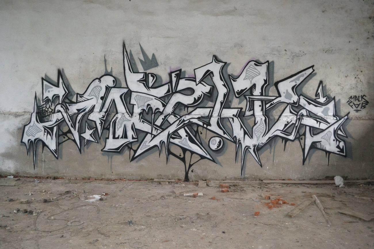 Graffiti Wall - Photo by deadkennedis (2016)