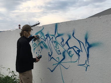 Graffiti Artwork - Photo by deadkennedis