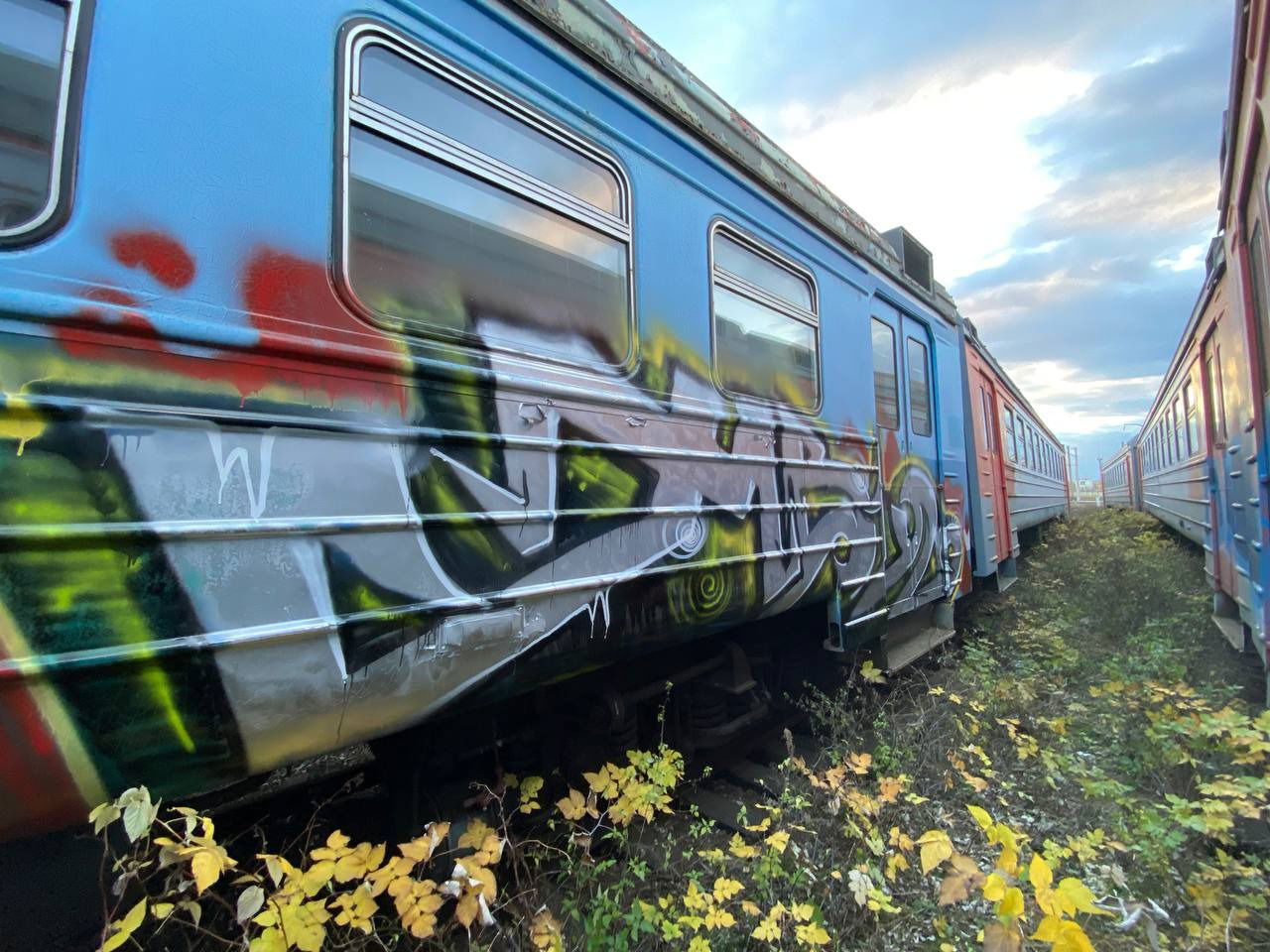 Graffiti Train - Photo by deadkennedis
