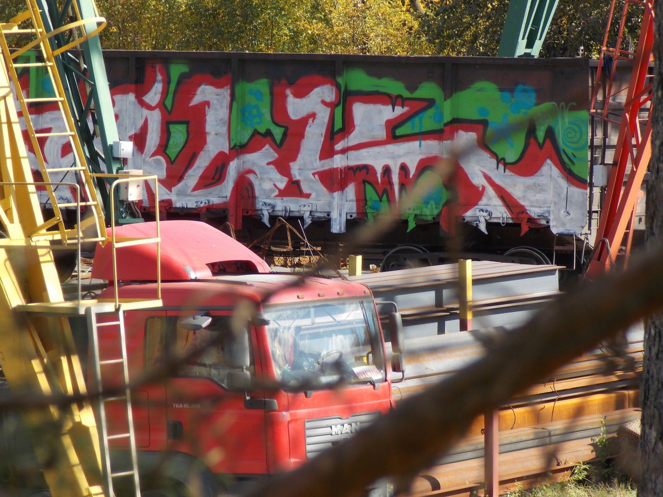 Graffiti Train - Photo by deadkennedis (2015)
