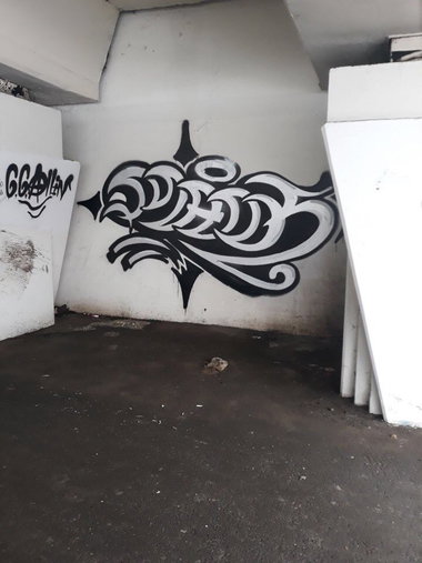 Graffiti Wall - Photo by deadkennedis