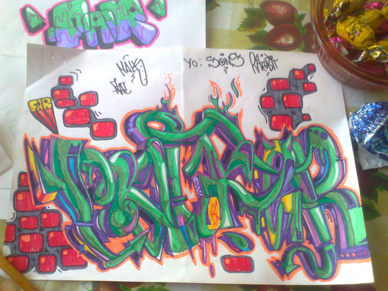 Graffiti Sketch - Photo by deadkennedis (2012)