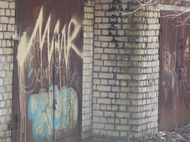 Graffiti Wall - Photo by deadkennedis