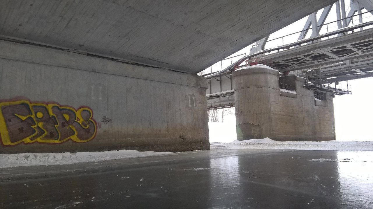 Graffiti Wall - Photo by deadkennedis