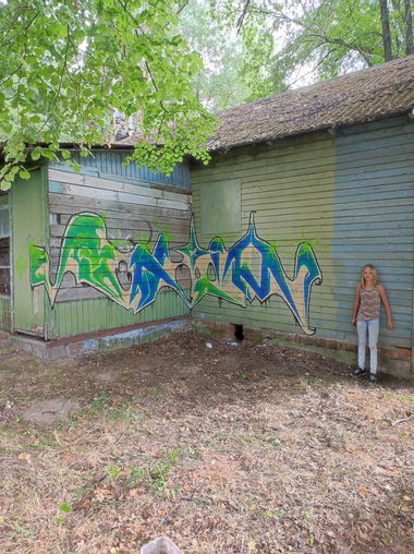 Graffiti Wall - Photo by deadkennedis