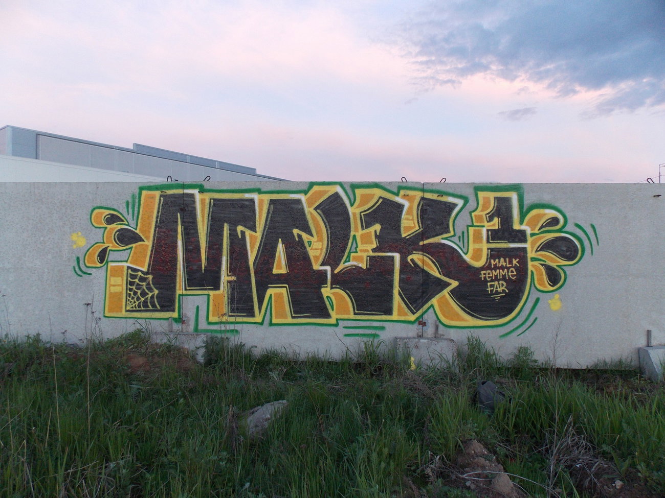 Graffiti Wall - Photo by deadkennedis