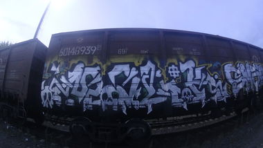 Graffiti Train - Photo by deadkennedis (2016)