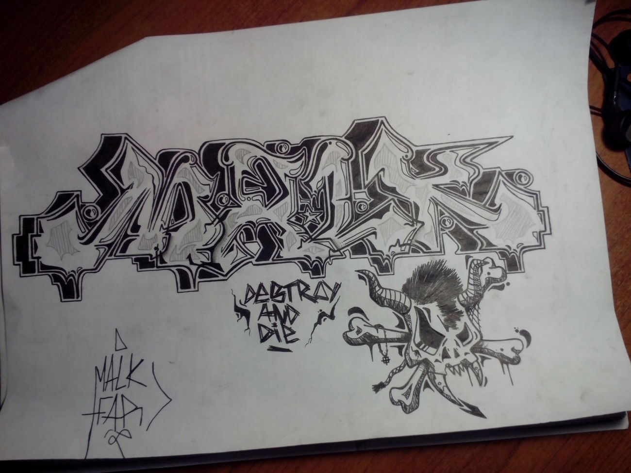 Graffiti Sketch - Photo by deadkennedis (2013)
