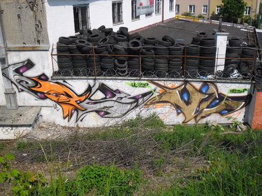 Graffiti Bombing - Photo by defekt389