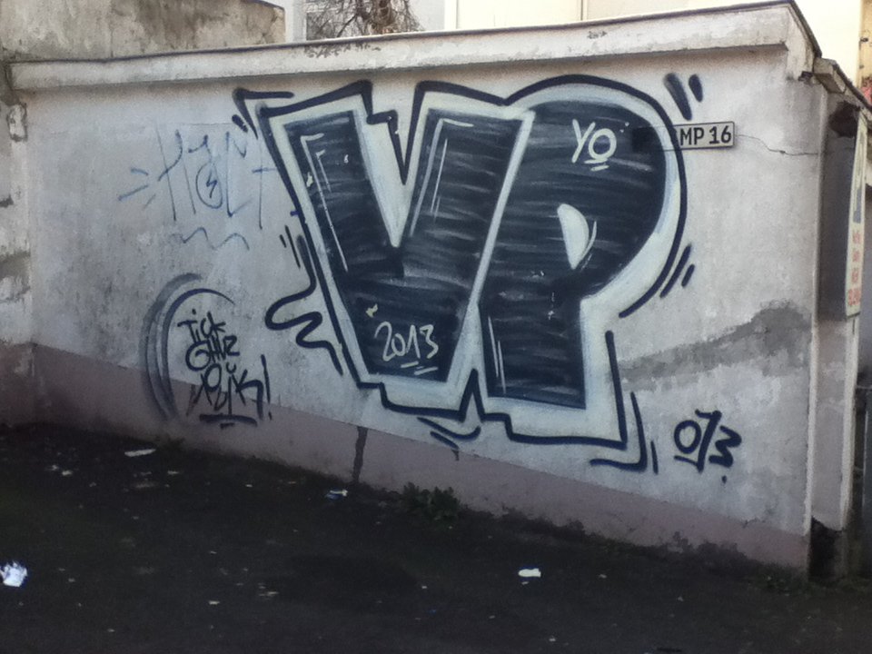 Graffiti Wall - Photo by deinemudda - vp