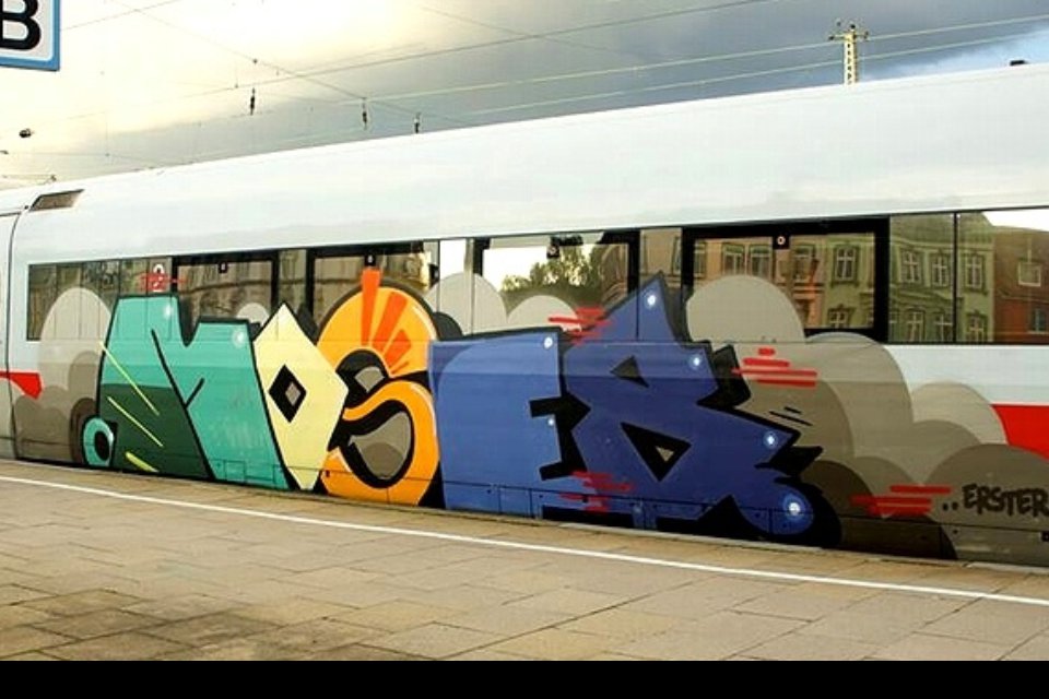 Graffiti Train - Photo by deinemudda - moses