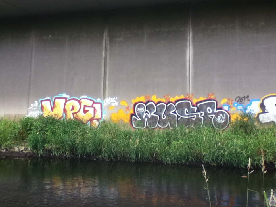 Graffiti Bombing - Photo by deinemudda