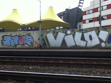 Graffiti Bombing - Photo by deinemudda