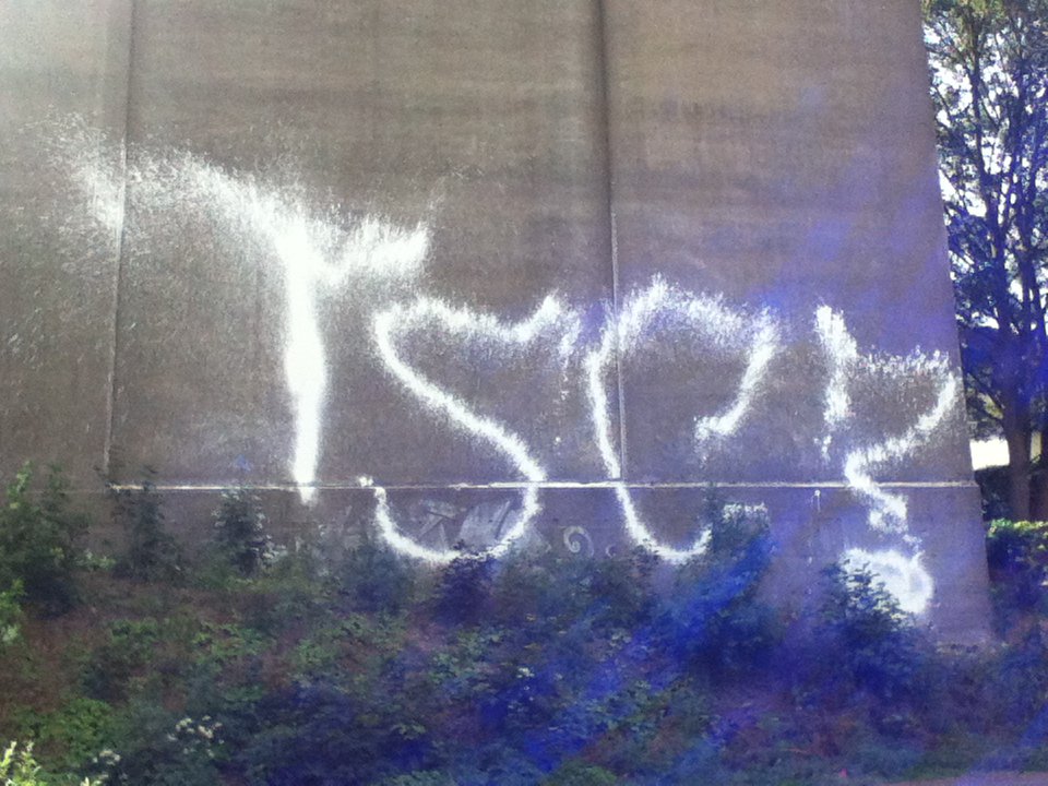 Graffiti Artwork - Photo by deinemudda