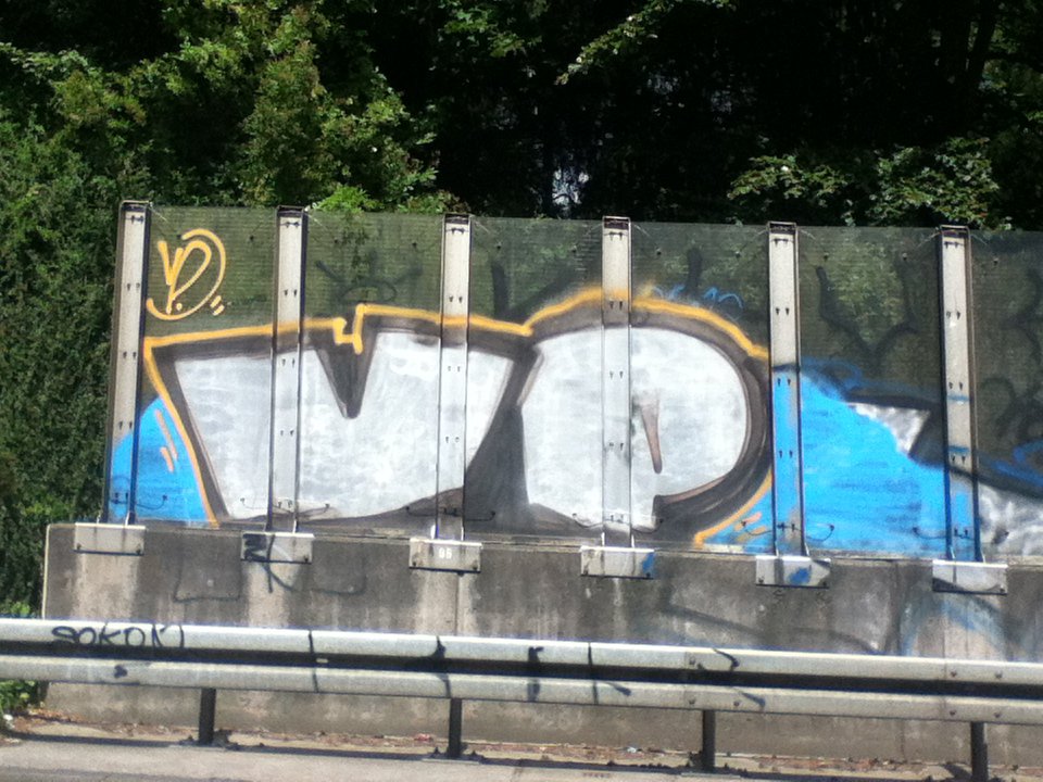 Graffiti Bombing - Photo by deinemudda