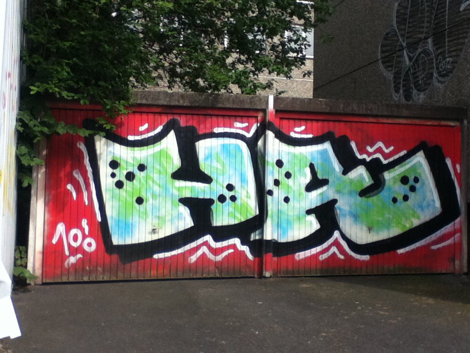 Graffiti Bombing - Photo by deinemudda