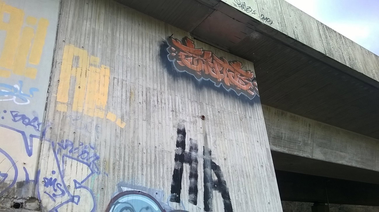 Graffiti Wall - Photo by deinemudda