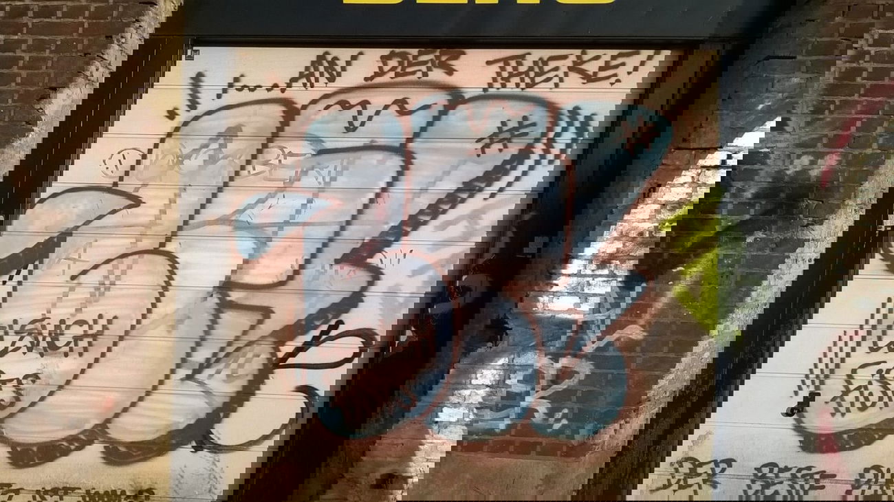 Graffiti Bombing - Photo by deinemudda