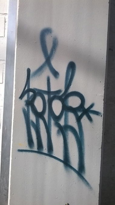 Graffiti Street Art - Photo by deinemudda - protor