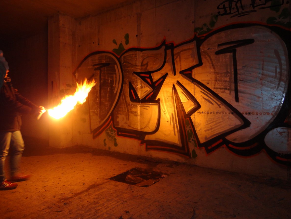 Graffiti Bombing - Photo by demos_spk - demos, demo, molotow
