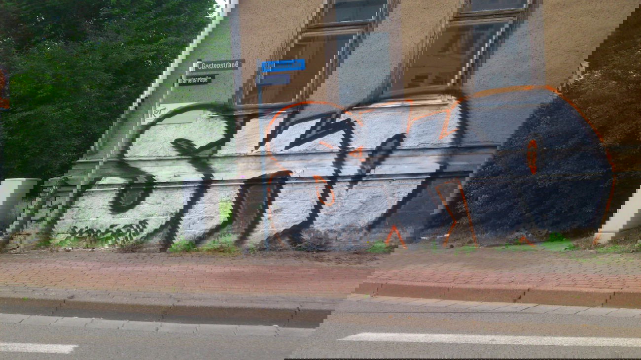 Graffiti Bombing in Gotha - Photo by derKriebel - SKO (2014)