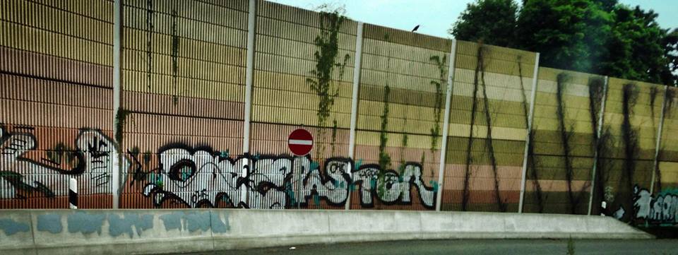 Graffiti Wall - Photo by der_pappa - olee, pastor (2014)