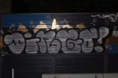 Graffiti Bombing - Photo by derdubstepdingo - Autobahn, highway, dingo (2014)