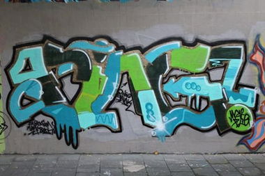 Graffiti Wall - Photo by derdubstepdingo - Dingo, hall, chill (2014)