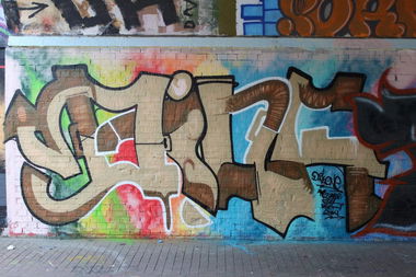 Graffiti Wall - Photo by derdubstepdingo - Dingo, ding, dingodrunk (2014)