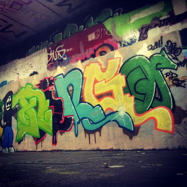 Graffiti Wall - Photo by derdubstepdingo - ripoz, dingo, ding (2014)