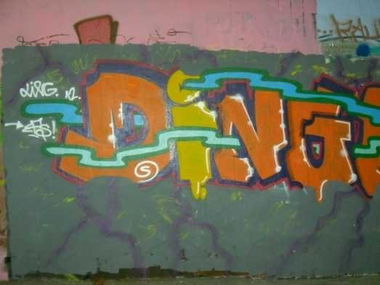 Graffiti Wall - Photo by derdubstepdingo - ding, ruit, efs (2012)