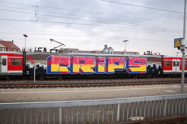 Graffiti Wall - Photo by deringo